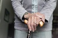 стари хора с ортопедични проблеми - 66346 отстъпки